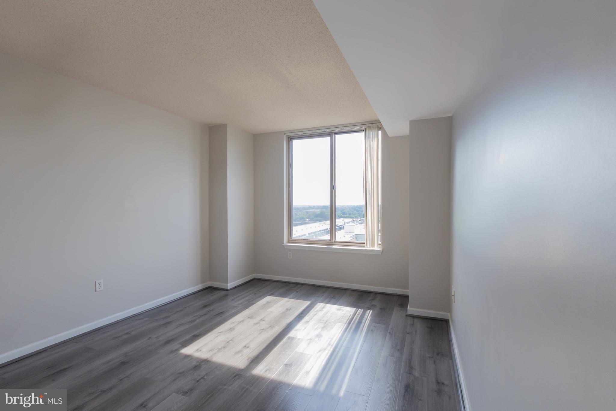 2726 Gallows Road, Unit 1011 Vienna, VA 22180 - Photo 18 of 35