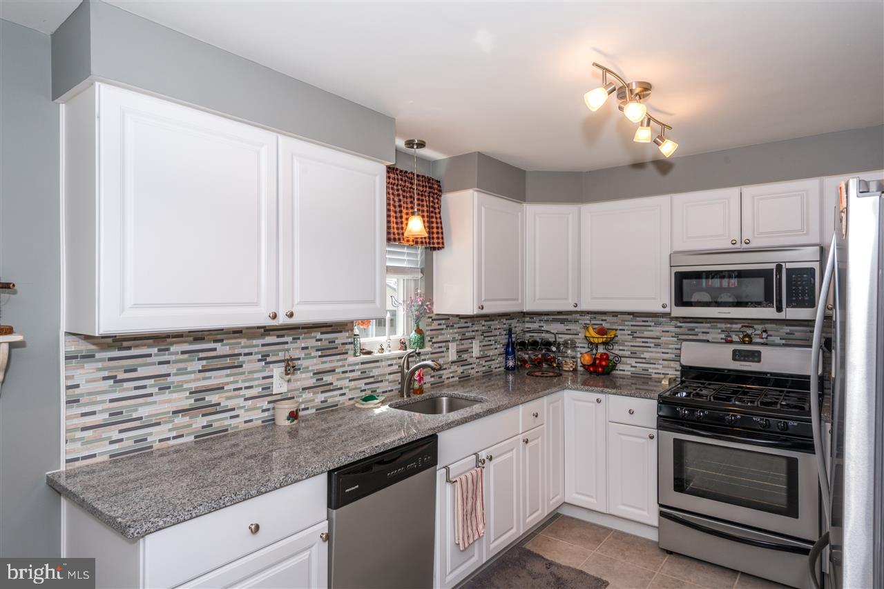 2266 Maple Road York, PA 17408 - Photo 7 of 28