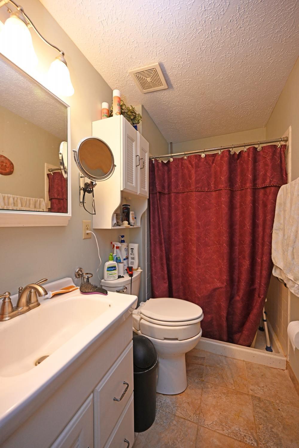 620 Regent Road Cincinnati, OH 45245 - Photo 21 of 34 Gallery Image 21