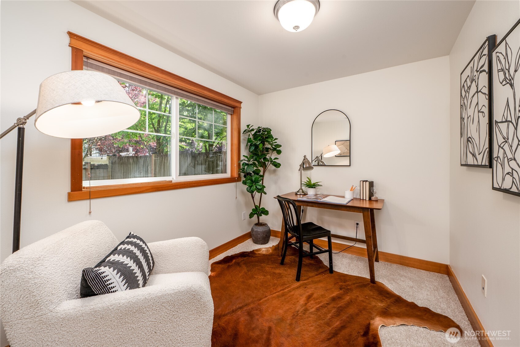 8517 Stone Avenue North, Unit B Seattle, WA 98103 - Photo 4 of 24