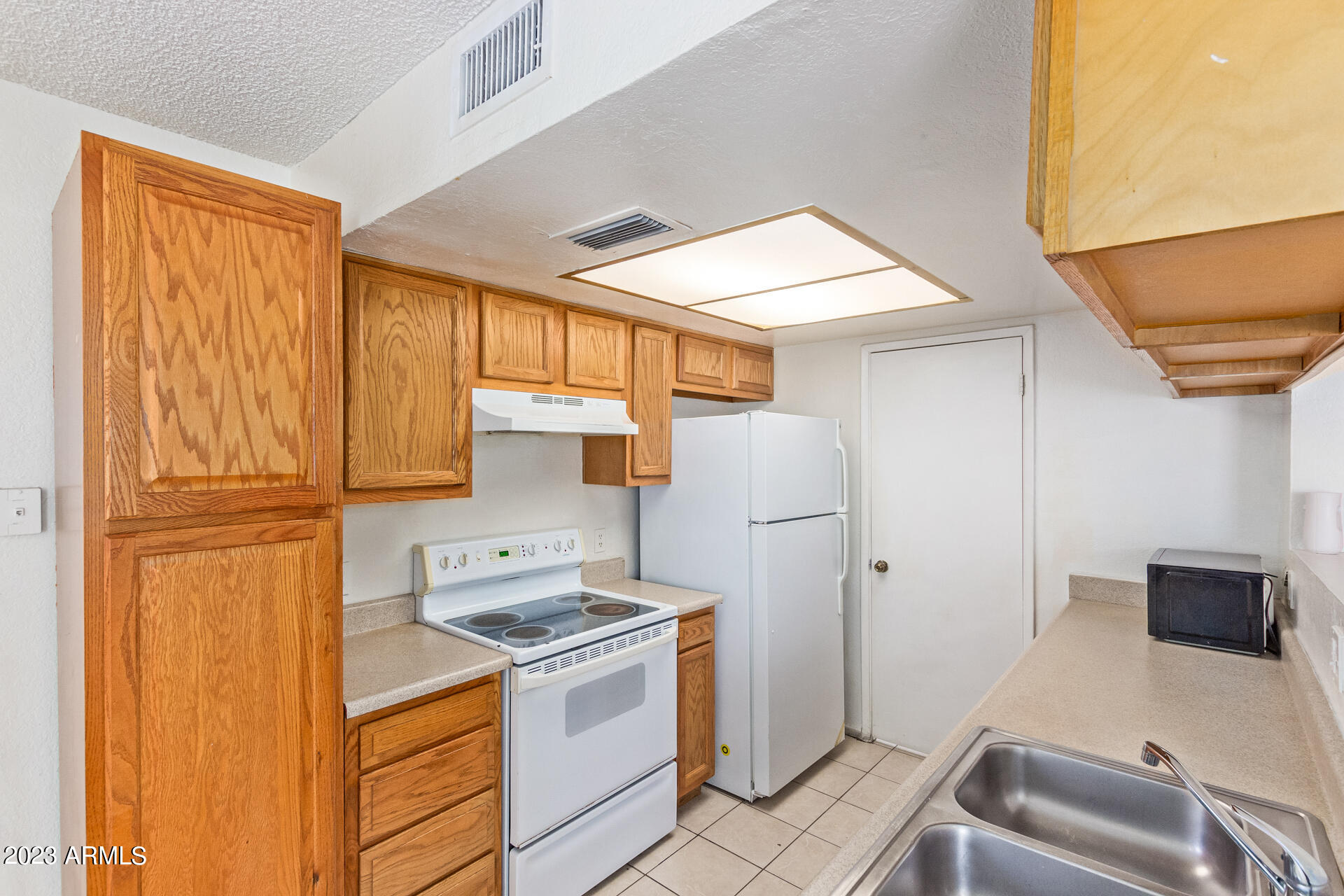 2621 West Ocotillo Road, Unit 4 Phoenix, AZ 85017 - Photo 10 of 28 10 Ocotillo 2621