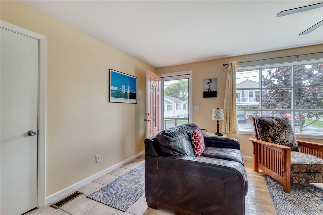 36 Sewell Road Narragansett, RI 02882 - Photo 8 of 25