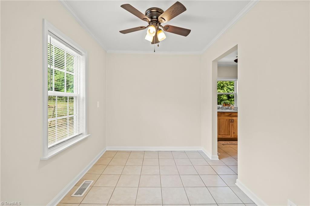 264 Beddington Street High Point, NC 27260 - Photo 8 of 29