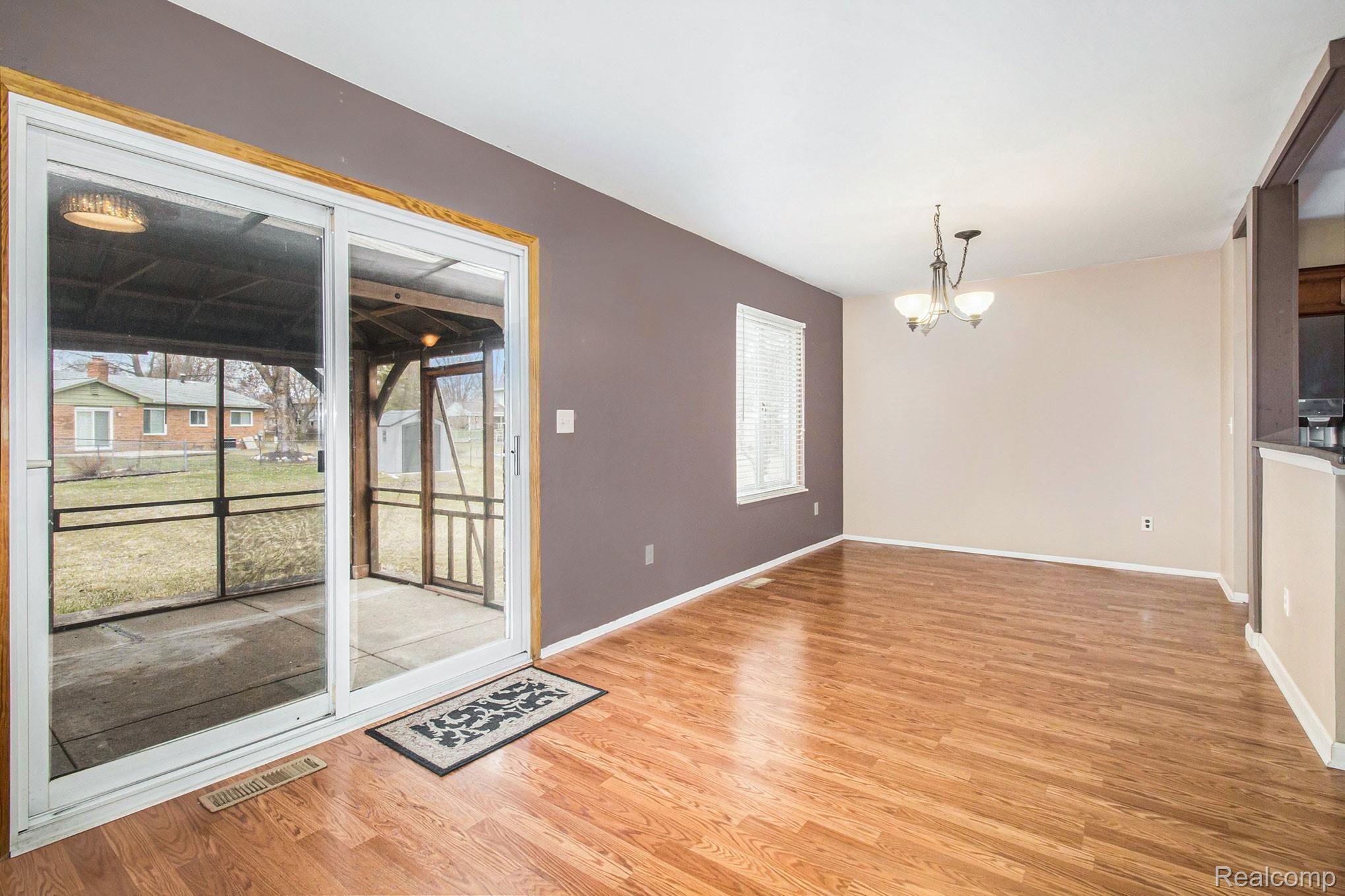 6335 Raintree Drive Canton, MI 48187 - Photo 29 of 46 IMG_2894.jpg