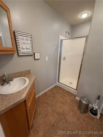 $685,000 | 27630 Golden Point Lane, Barnett, MO 65011