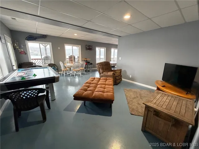 $685,000 | 27630 Golden Point Lane, Barnett, MO 65011