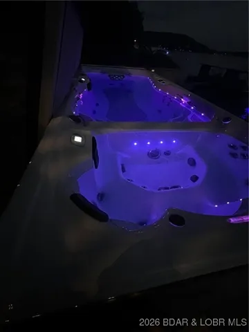 $685,000 | 27630 Golden Point Lane, Barnett, MO 65011