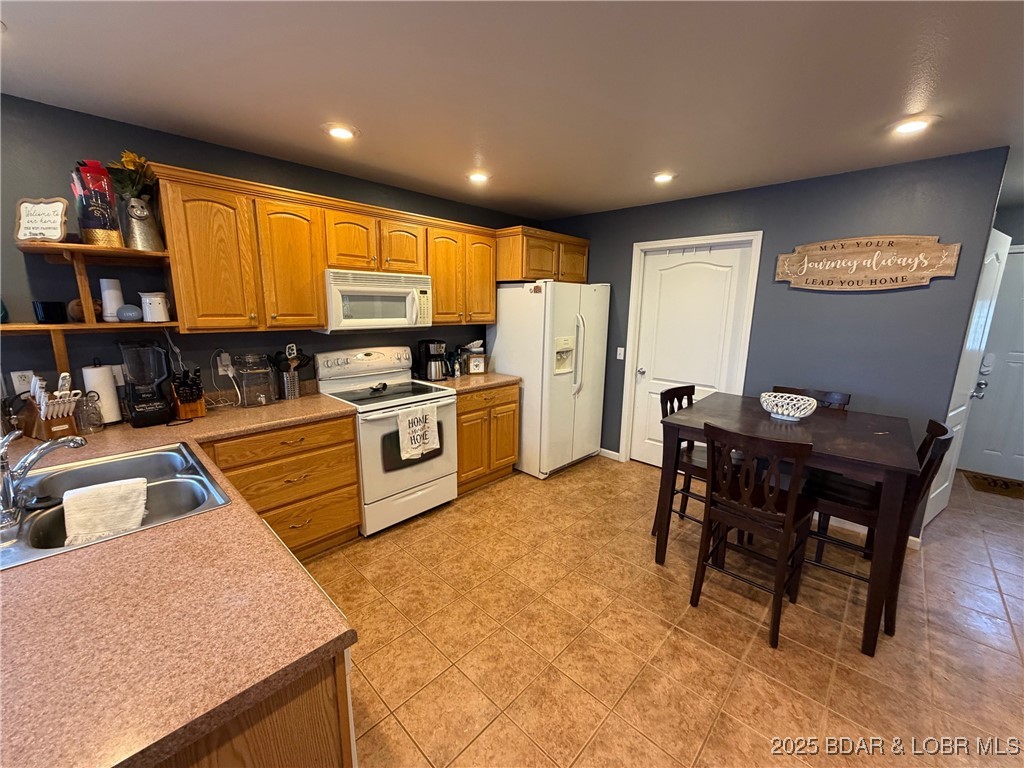 27630 Golden Point Lane Barnett, MO 65011 - Photo 7 of 60