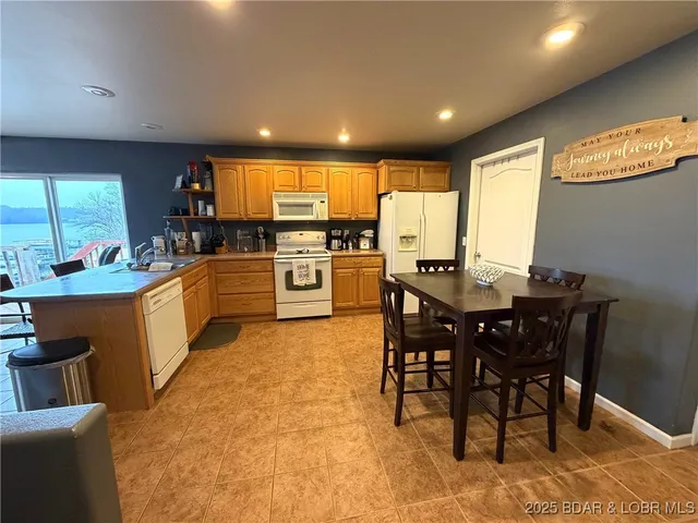 $685,000 | 27630 Golden Point Lane, Barnett, MO 65011