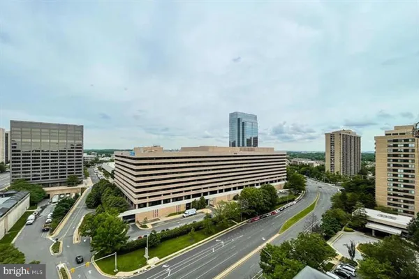 $1,950 | 3709 South George Mason Drive, Unit 609E, Falls Church, VA 22041