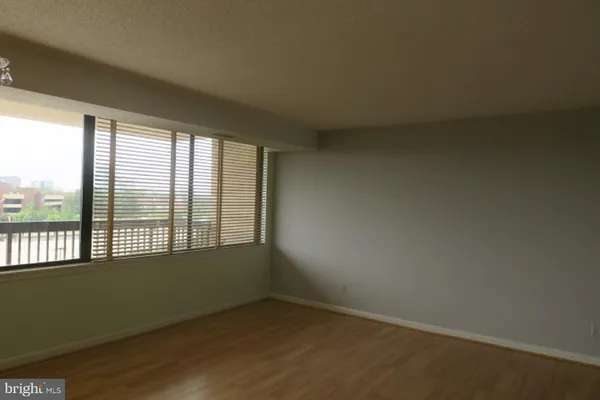 $1,950 | 3709 South George Mason Drive, Unit 609E, Falls Church, VA 22041