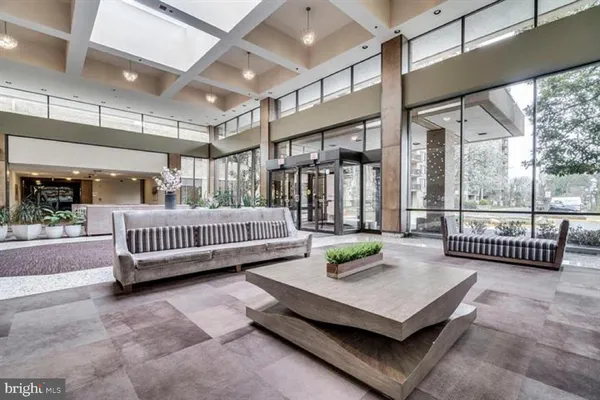 $1,950 | 3709 South George Mason Drive, Unit 609E, Falls Church, VA 22041