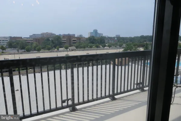 $1,950 | 3709 South George Mason Drive, Unit 609E, Falls Church, VA 22041