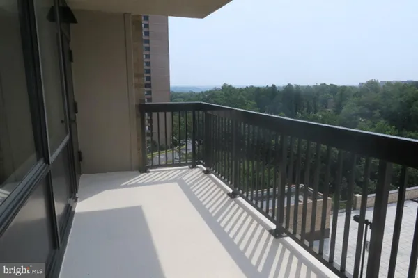 $1,950 | 3709 South George Mason Drive, Unit 609E, Falls Church, VA 22041