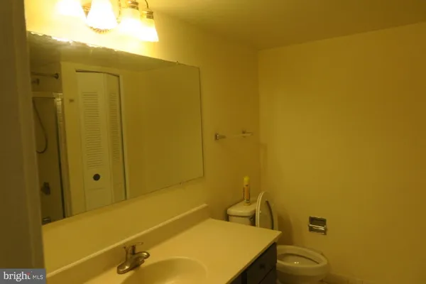 $1,950 | 3709 South George Mason Drive, Unit 609E, Falls Church, VA 22041