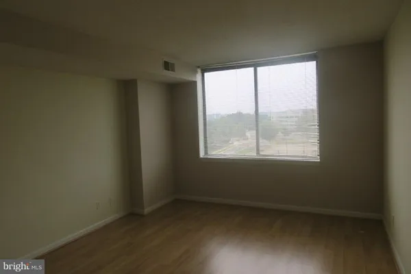 $1,950 | 3709 South George Mason Drive, Unit 609E, Falls Church, VA 22041