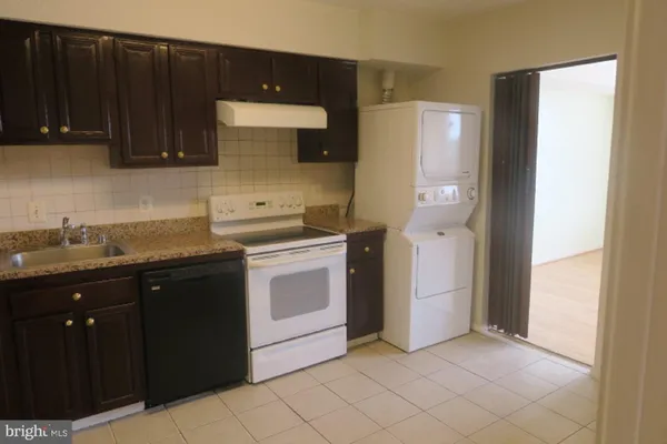 $1,950 | 3709 South George Mason Drive, Unit 609E, Falls Church, VA 22041