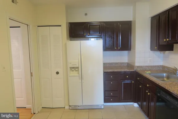 $1,950 | 3709 South George Mason Drive, Unit 609E, Falls Church, VA 22041