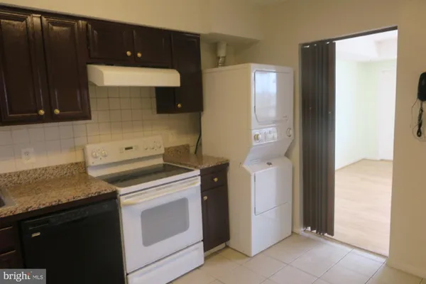 $1,950 | 3709 South George Mason Drive, Unit 609E, Falls Church, VA 22041