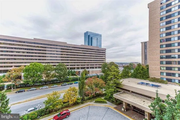 $1,950 | 3709 South George Mason Drive, Unit 609E, Falls Church, VA 22041