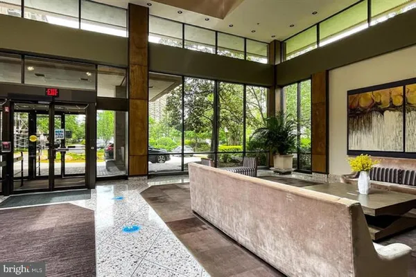 $1,950 | 3709 South George Mason Drive, Unit 609E, Falls Church, VA 22041