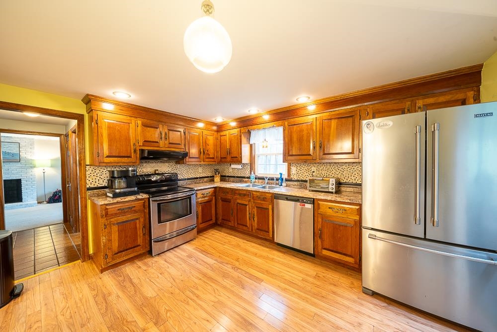 6 Hubbard Hill Road Derry, NH 03038 - Photo 10 of 35