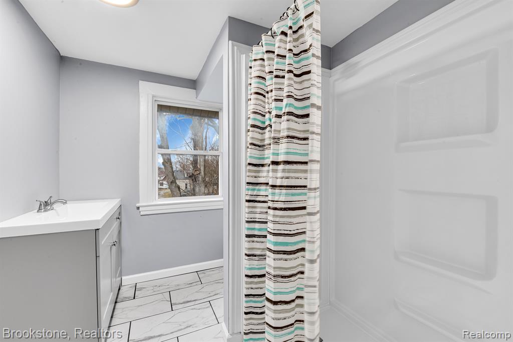 47 Summit Street Pontiac, MI 48342 - Photo 13 of 33 Gallery Image 13