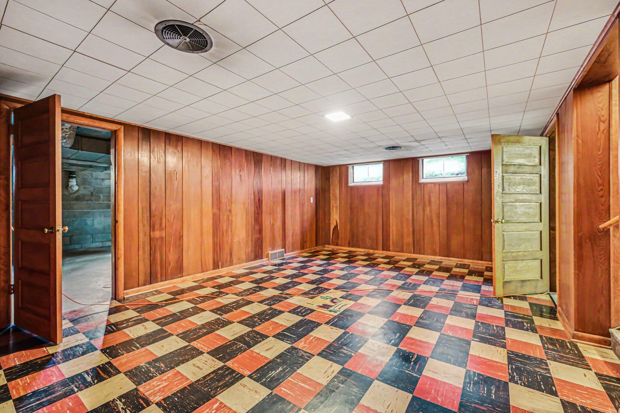 2556 Angling Road Kalamazoo, MI 49008 - Photo 18 of 26 018_file_2281