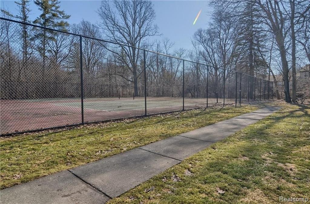 1472 Saddle Lane, Unit 167 Rochester Hills, MI 48306 - Photo 8 of 34