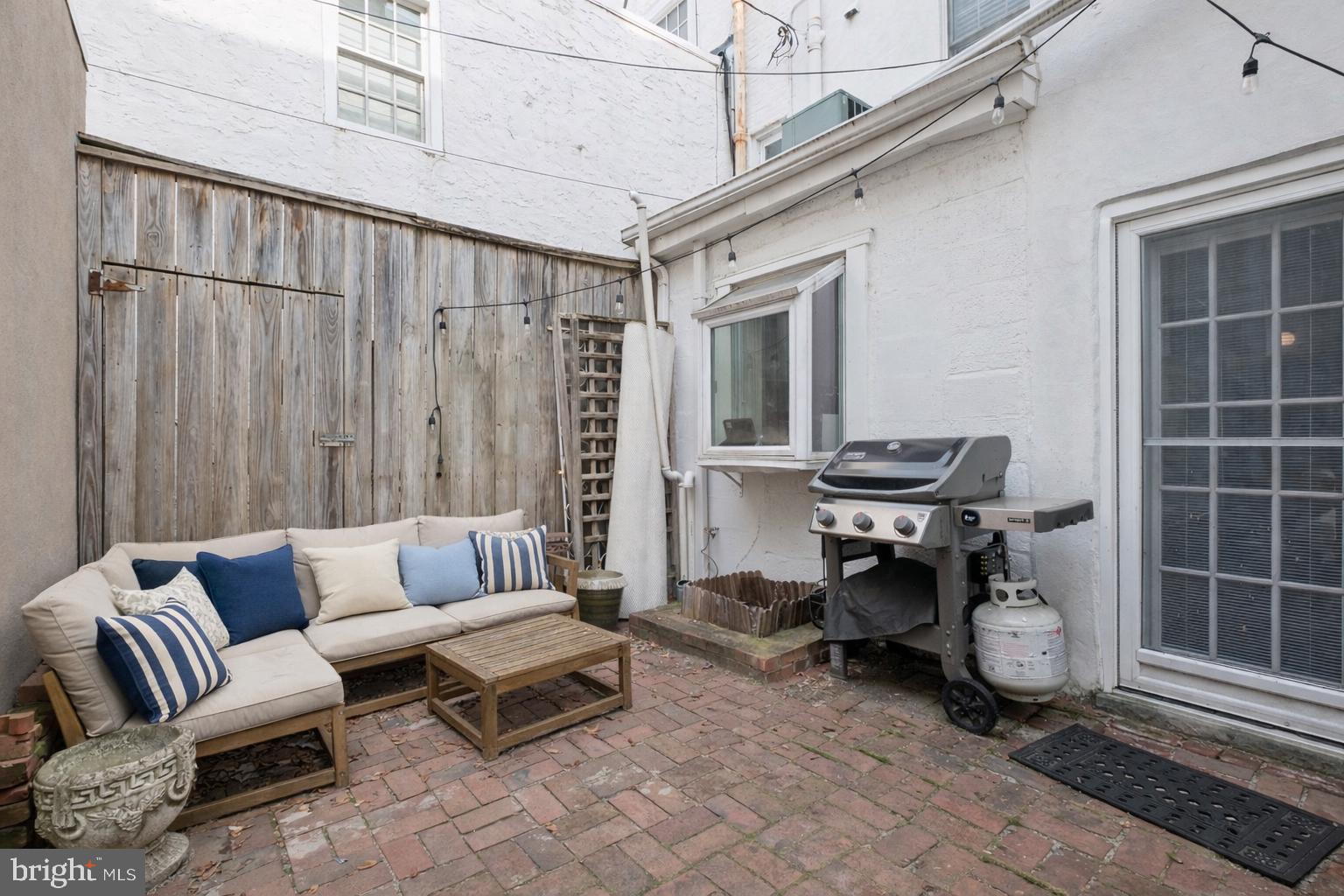 2410 Delancey Street Philadelphia, PA 19103 - Photo 11 of 22
