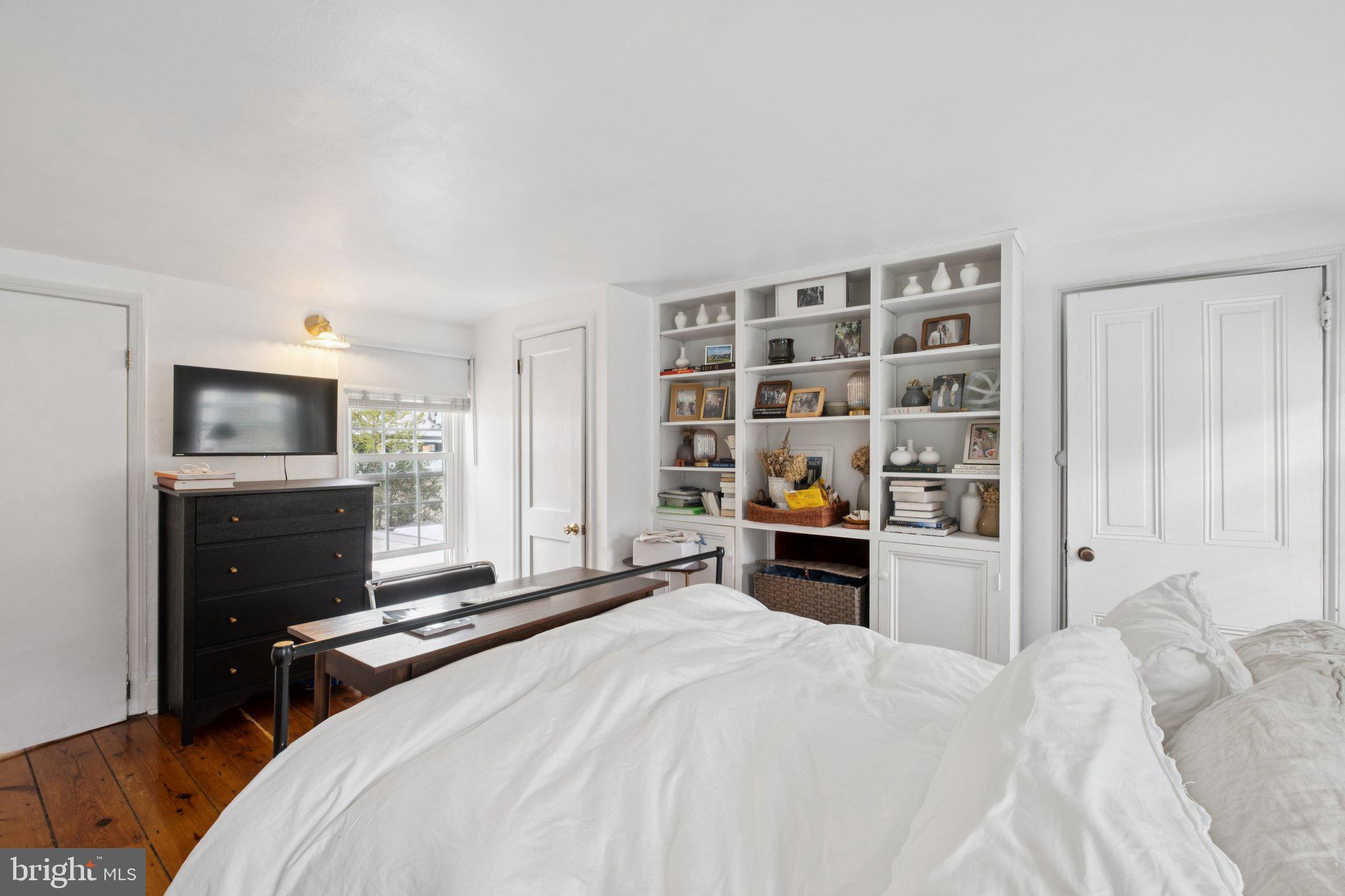 2410 Delancey Street Philadelphia, PA 19103 - Photo 19 of 22