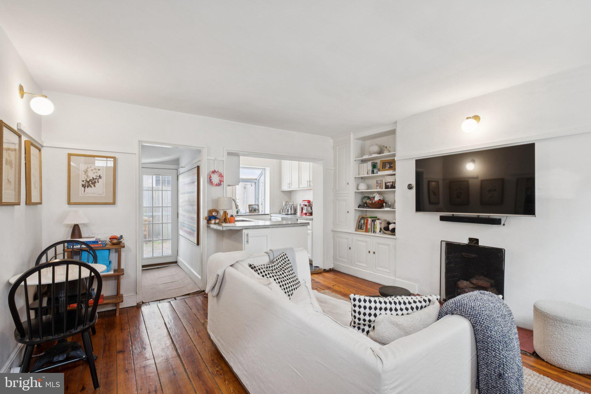 2410 Delancey Street Philadelphia, PA 19103 - Photo 4 of 22