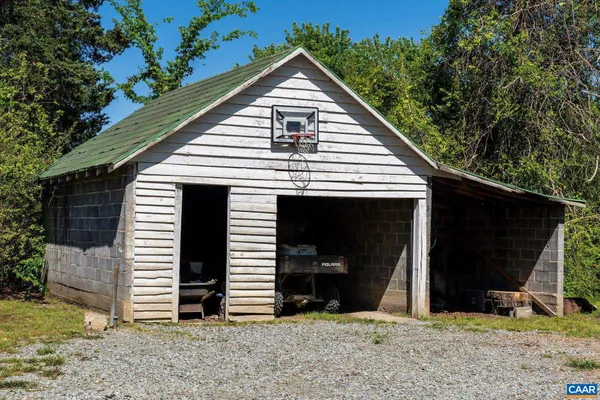 $3,750,000 | 400 Doe Lane, Chatham, VA 24531