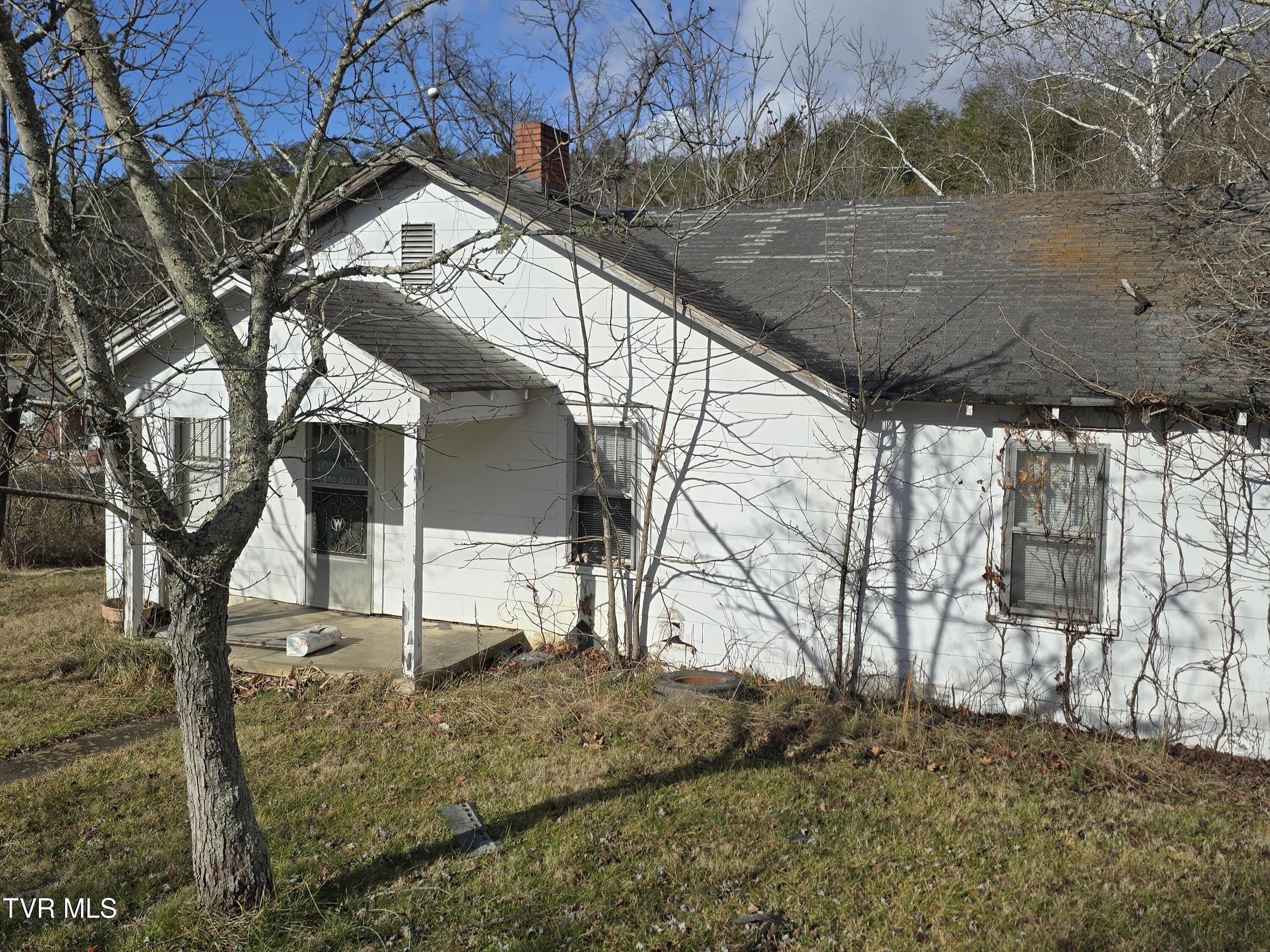 4108 Ridge Road Kingsport, TN 37660 - Photo 2 of 10 02