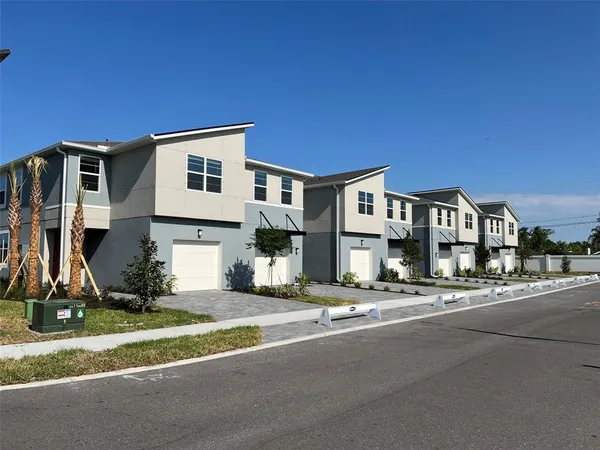 $2,300 | 3228 Sunrise Spg Place, Brandon, FL 33511