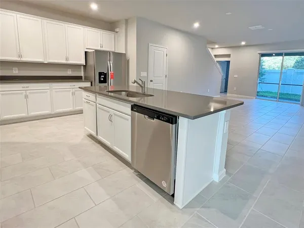 $2,300 | 3228 Sunrise Spg Place, Brandon, FL 33511