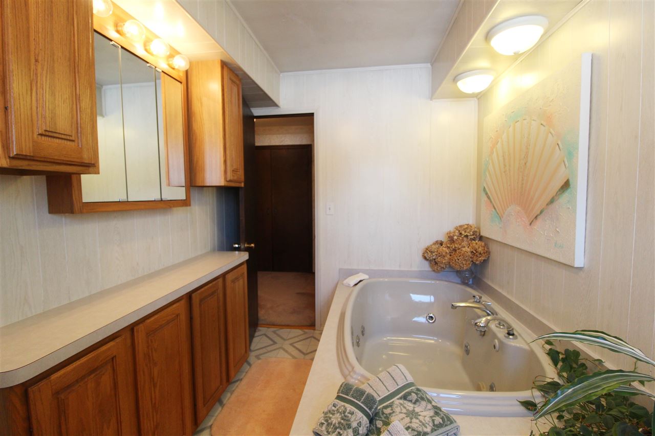 8177 North Nichols Road Flushing, MI 48433 - Photo 18 of 38 50064843-17.JPG