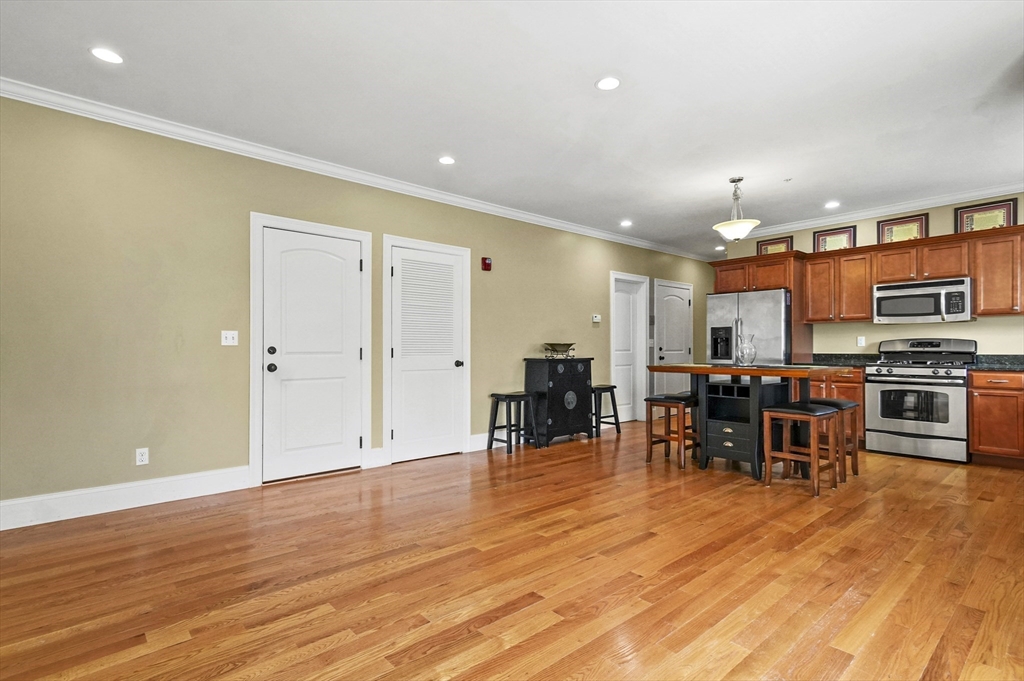 75 Pine Street, Unit 21 Waltham, MA 02453 - Photo 10 of 24