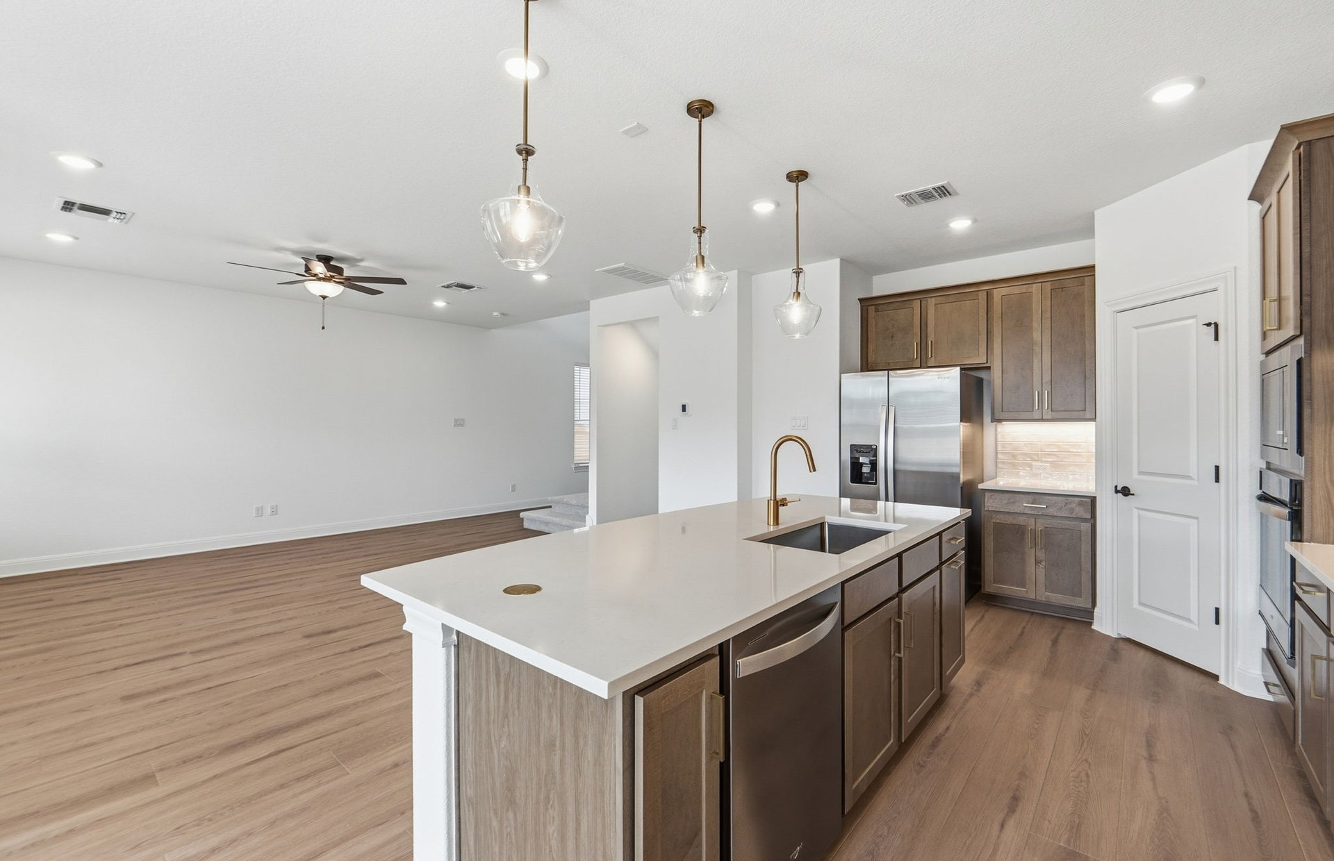 400 Foresail Road Leander, TX 78641 - Photo 7 of 31