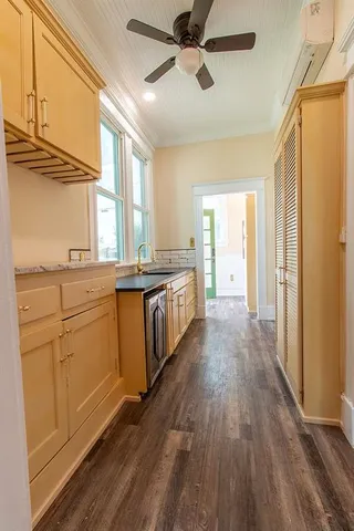 $999,999 | 2420 Colcord Avenue, Waco, TX 76707