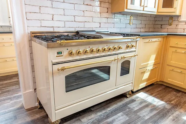 $999,999 | 2420 Colcord Avenue, Waco, TX 76707