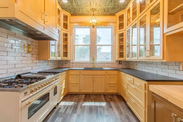 $999,999 | 2420 Colcord Avenue, Waco, TX 76707