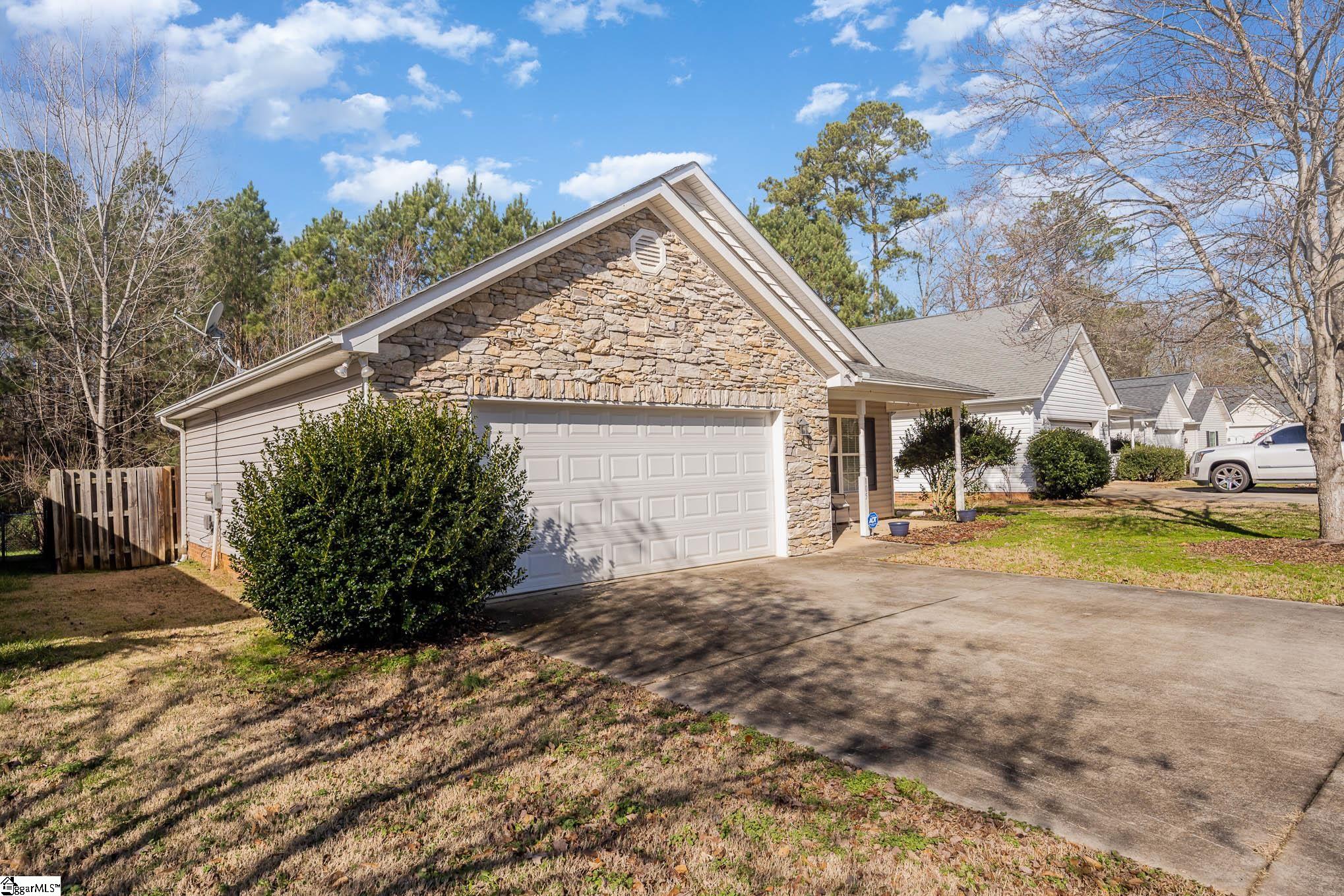 105 Rudolph Court Anderson, SC 29625 - Photo 2 of 32 Gallery Image 2