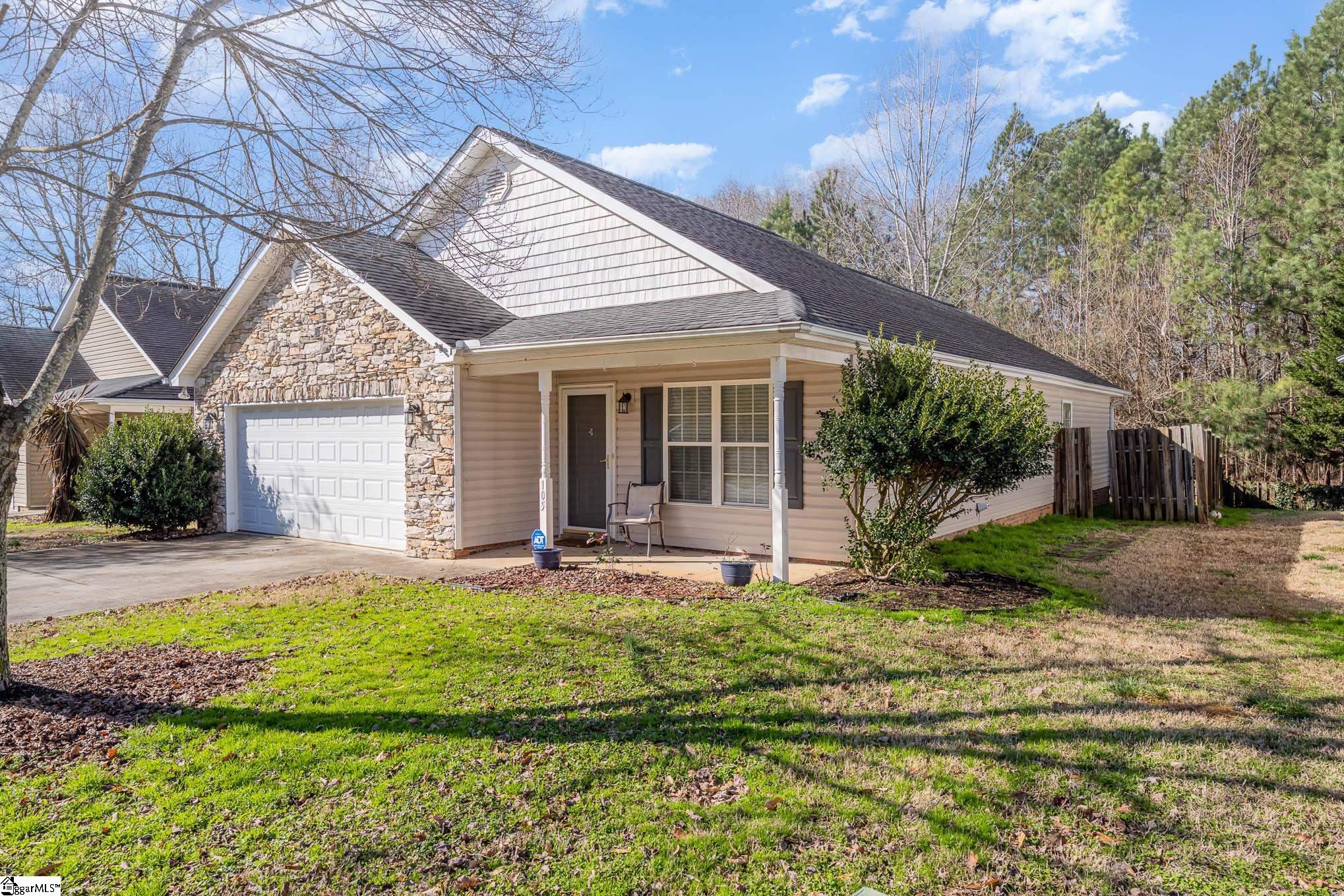 105 Rudolph Court Anderson, SC 29625 - Photo 3 of 32 Gallery Image 3