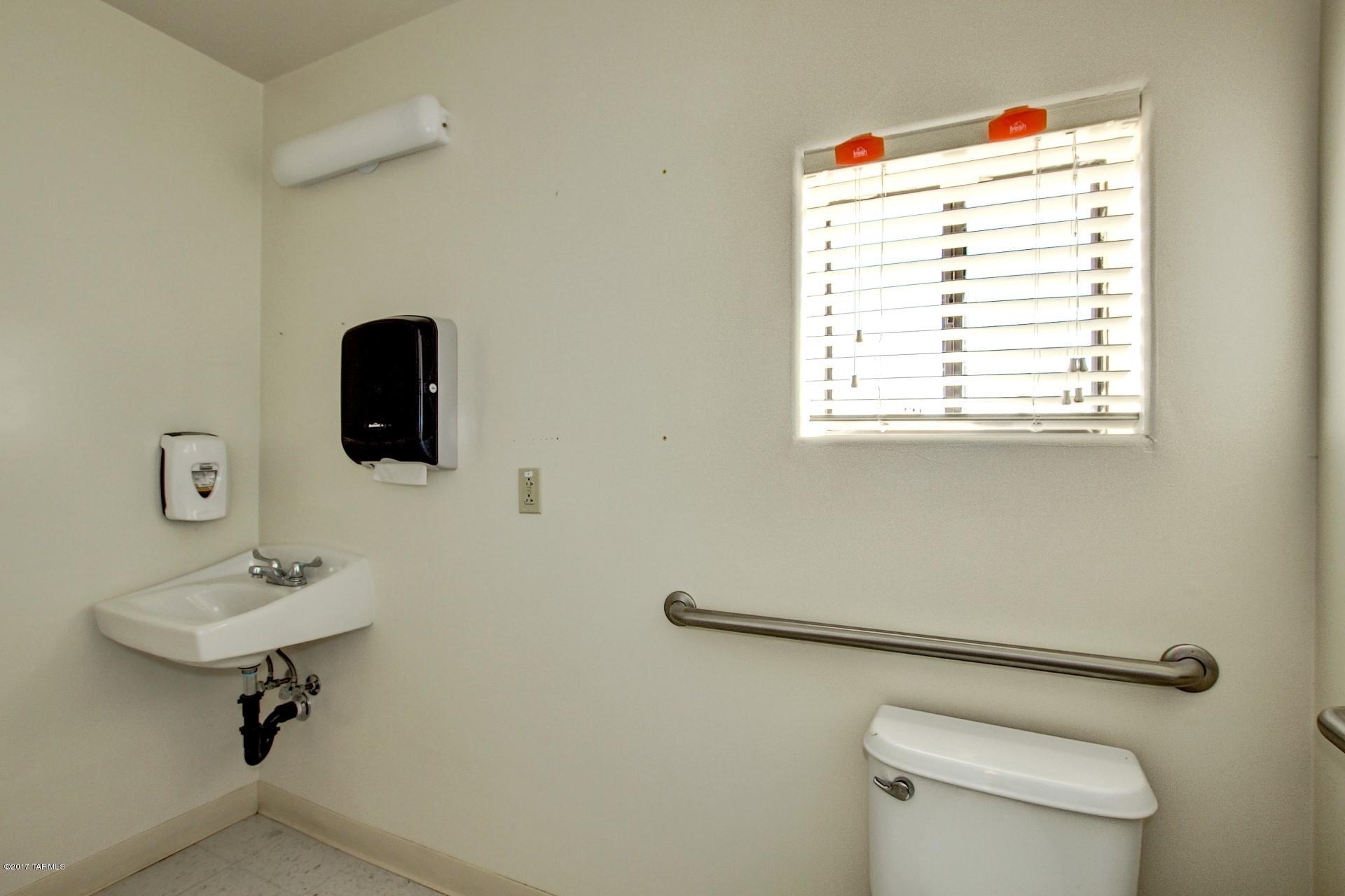 2801 West Alvaro Road Tucson, AZ 85746 - Photo 14 of 21 Gallery Image 14