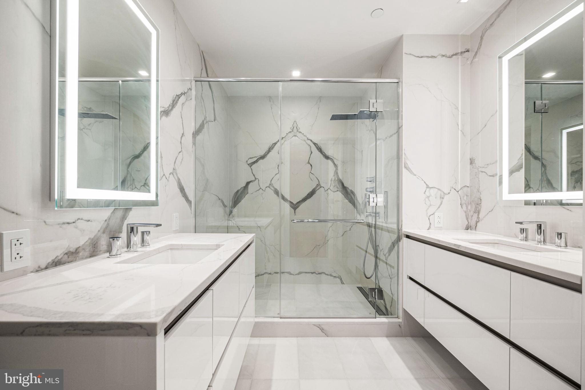 1911 Walnut Street, Unit 2702 Philadelphia, PA 19103 - Photo 13 of 30 Main Bath