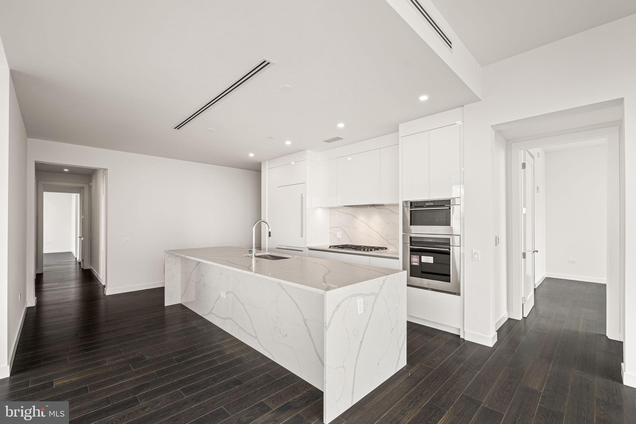 1911 Walnut Street, Unit 2702 Philadelphia, PA 19103 - Photo 5 of 30 Kitchen