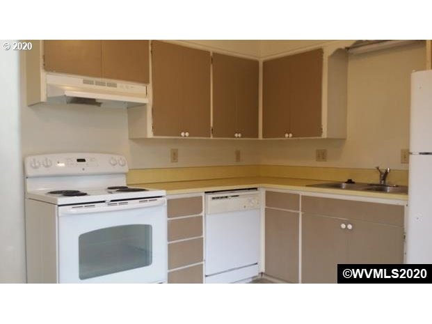 1857 Santiam Road Southeast Albany, OR 97321 - Photo 6 of 14 Gallery Image 6