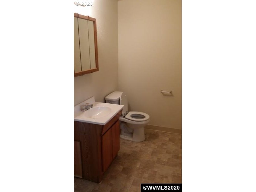 1857 Santiam Road Southeast Albany, OR 97321 - Photo 7 of 14 Gallery Image 7