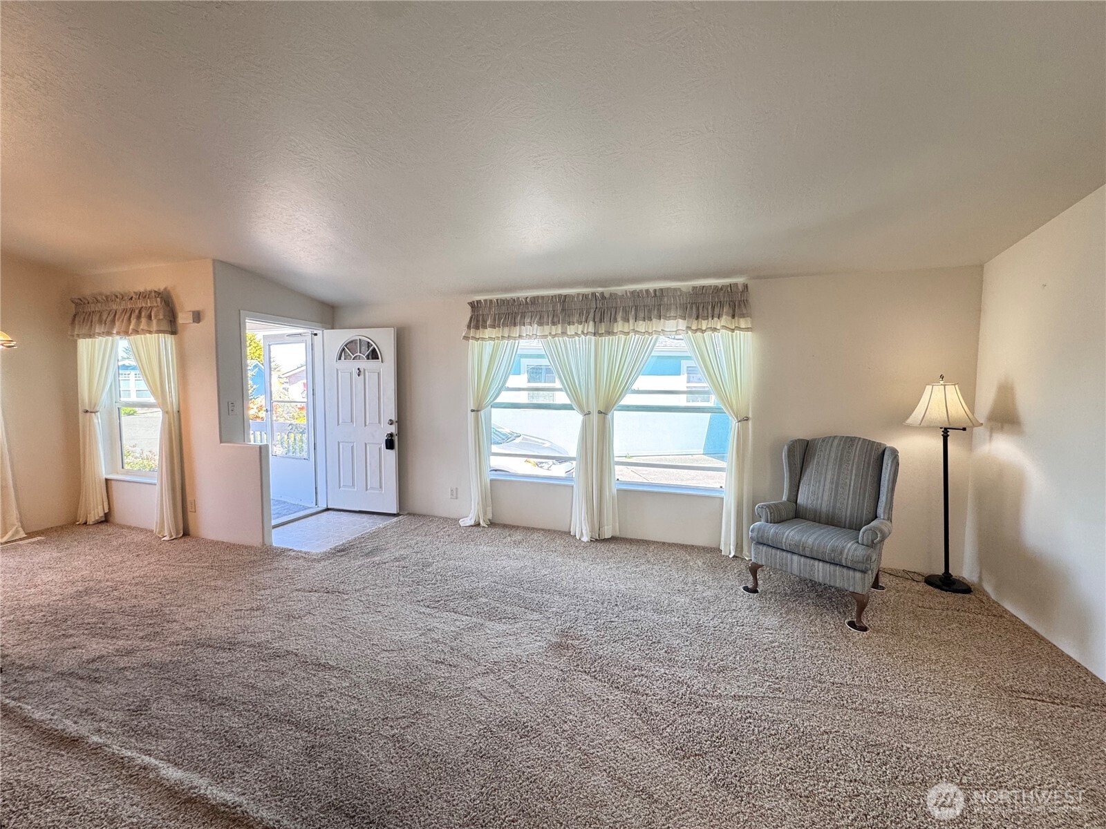 528 North 7th Avenue Sequim, WA 98382 - Photo 4 of 29